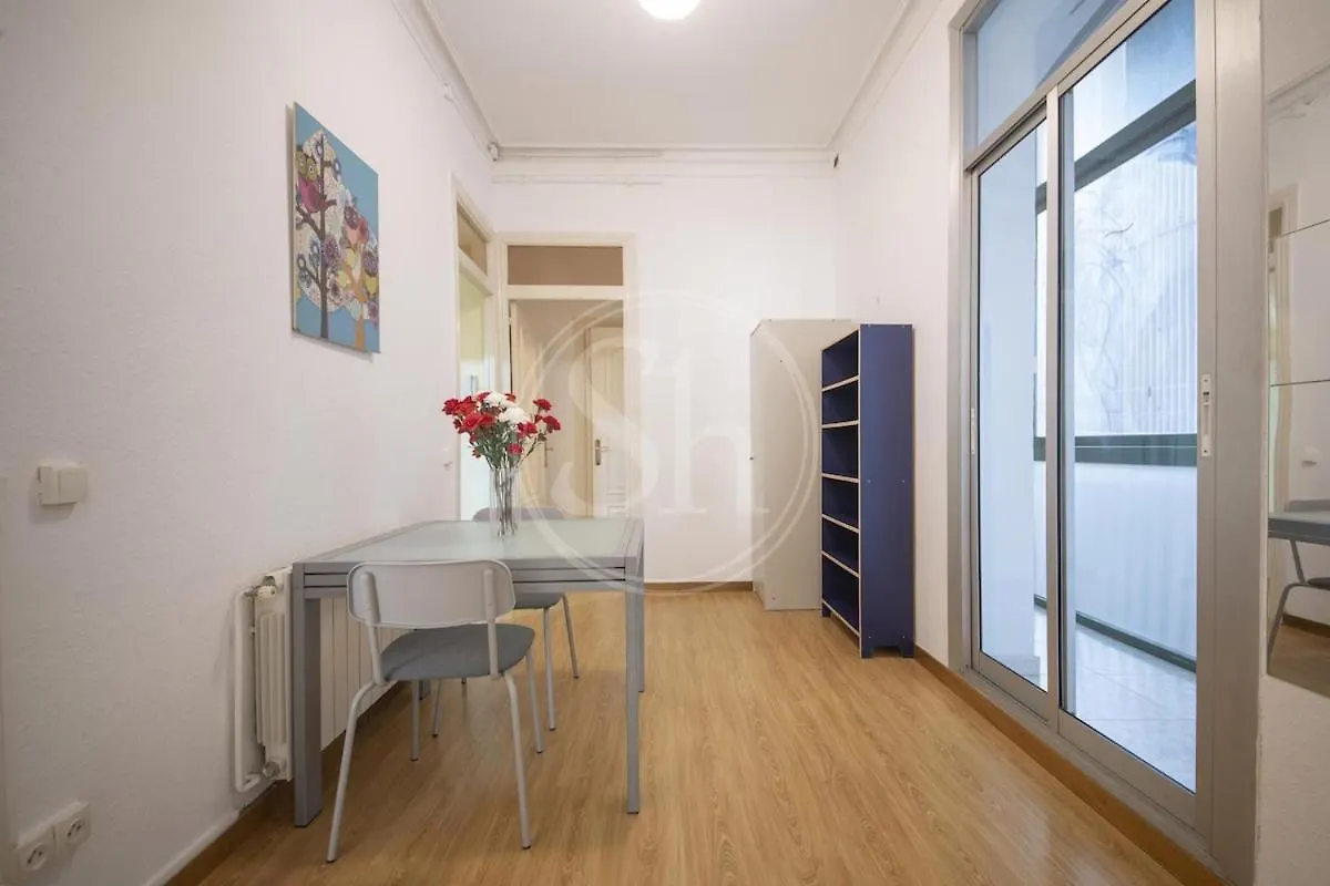 Apartment Bonito Apartamento En Poble Sec Barcelona
