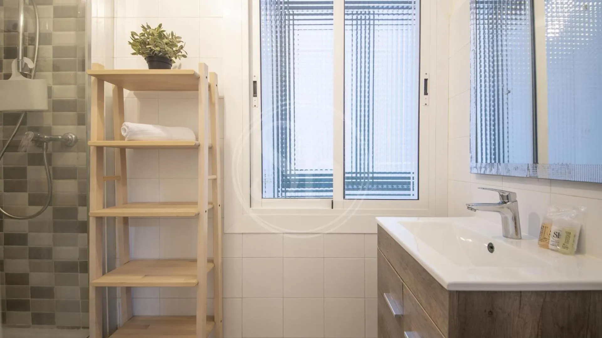 Bonito Apartamento En Poble Sec Barcelona Apartment